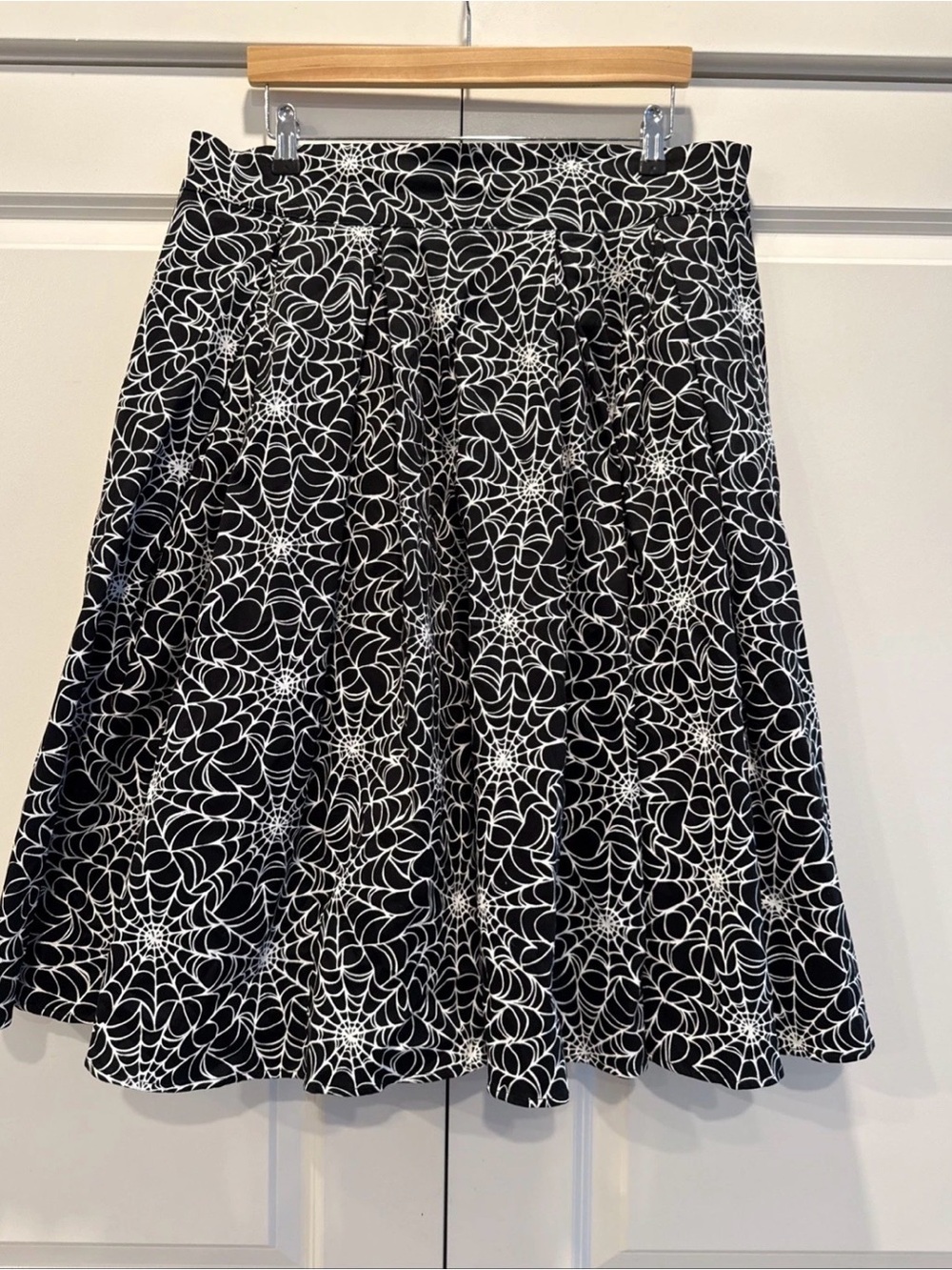 Spider web skirt by Laura Byrnes - Picture 2 of 8